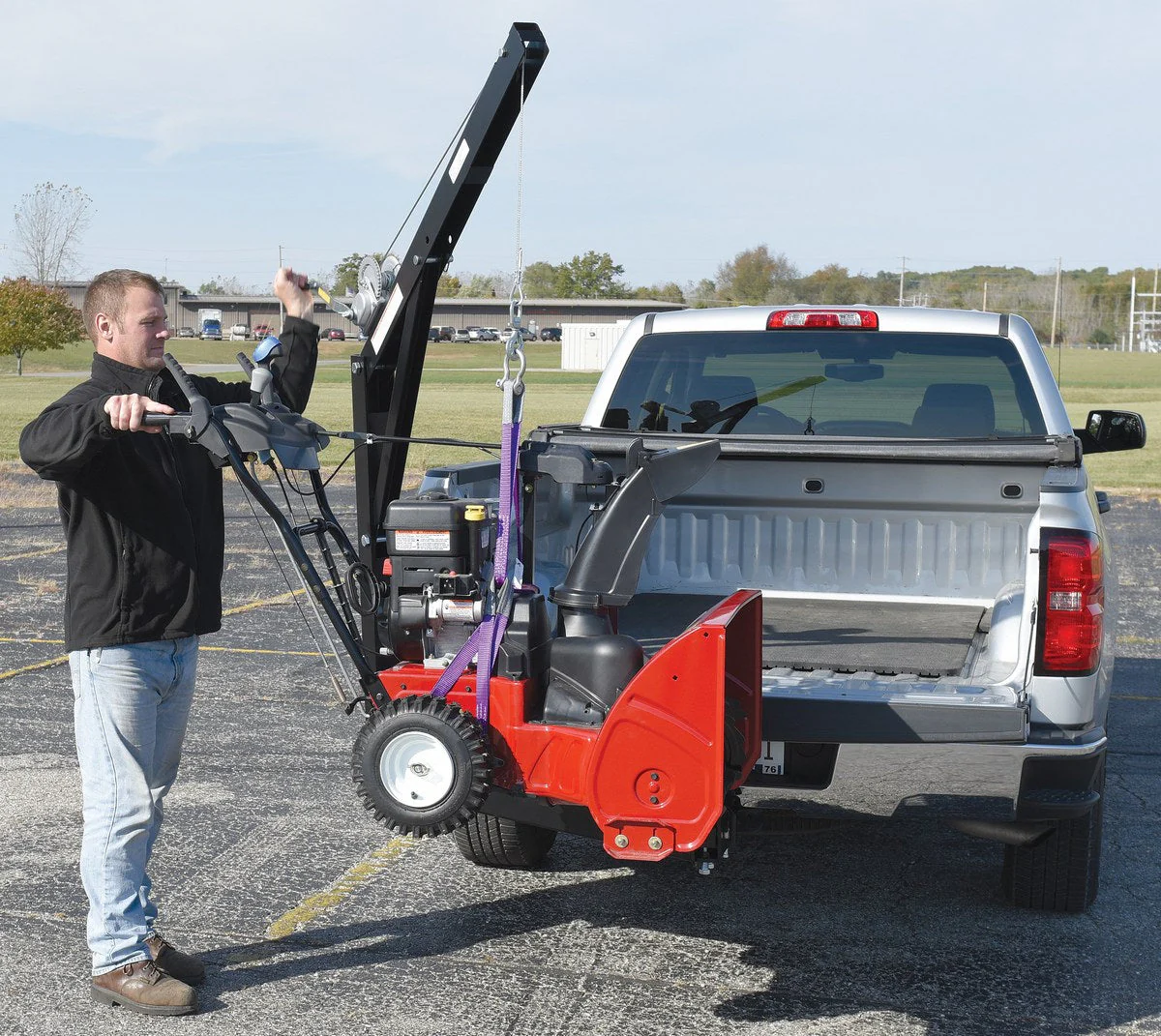 Vestil Hitch Mounted Truck Crane - Image 4