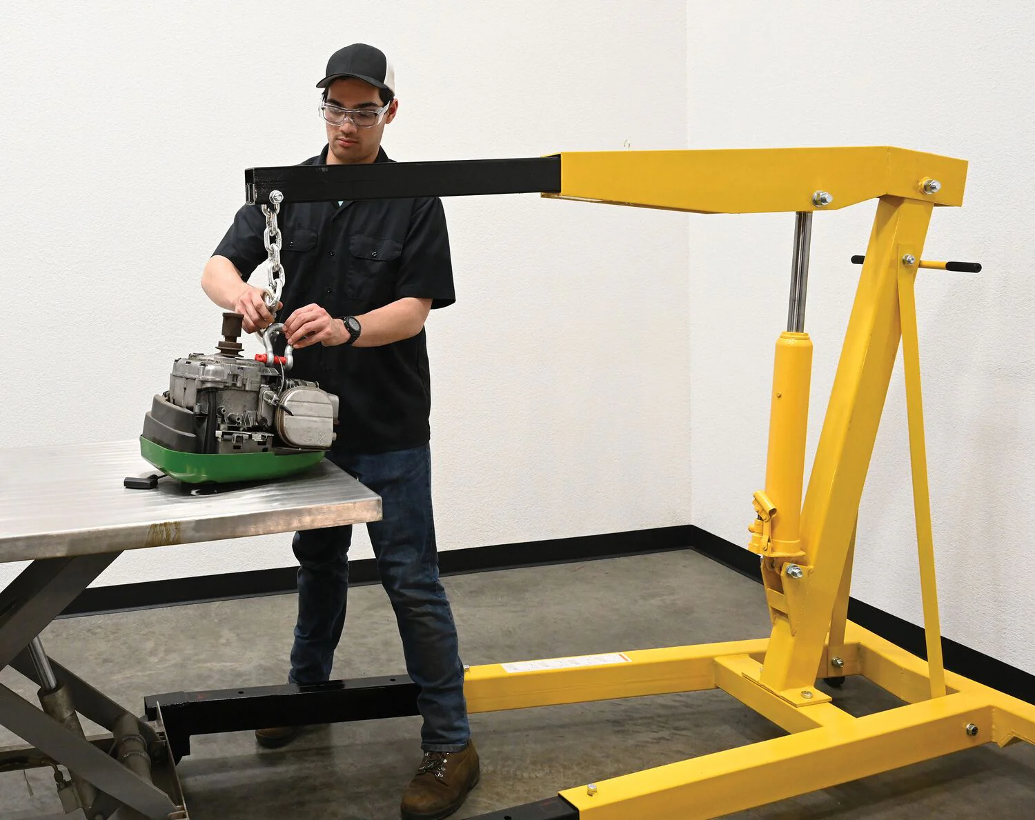 Vestil Shop Crane Engine Hoist - Image 4